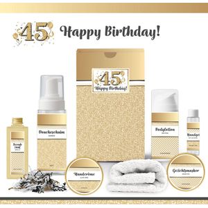 Geschenkset “45 Jaar Happy Birthday!” - 7 producten - 650 gram | Giftset voor haar - Luxe wellness cadeaubox - Cadeau vrouw - Gefeliciteerd - Set Verjaardag - Geschenk jarige - Cadeaupakket moeder - Vriendin - Zus - Verjaardagscadeau - Goud