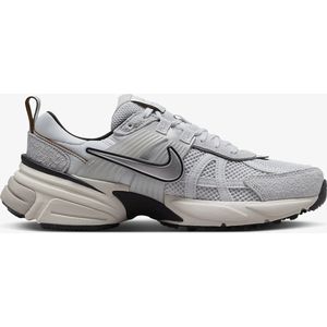 Nike V2K Run - Sneakers - Dames - Maat 37.5 - Pure Platinum/Light Bone/Chrome