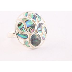 Ronde opengewerkte zilveren ring met abalone schelp - maat 19.5