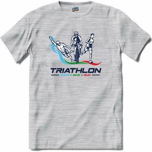 Triathlon Swim, Bike and Run | Triathlon - Zwemmen - Fietsen - Hardlopen - Sport - T-Shirt - Unisex - Donker Grijs - Gemêleerd - Maat XL