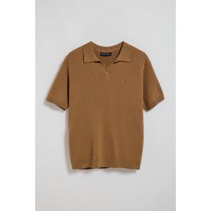 Camelkleurige trui ‘Jay’ met geribde afwerking en geborduurd monogram