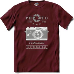 Foto Camera 1986 | Fotografie - Camera - Photography - T-Shirt - Unisex - Burgundy - Maat M