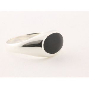 Ovale hoogglans zilveren ring met onyx - maat 23