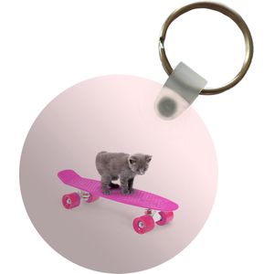 Sleutelhanger - Poes - Kitten - Dieren - Skateboard - Roze - Plastic - Rond - Uitdeelcadeautjes