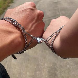 Mode 2 Helften Hartjes Magnetische Paar Armbanden Voor Liefdes Partner Beste Vriend Vriendin Deel Hanger Man Armbanden Paar Vriendschap Armbanden