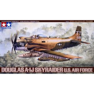 Tamiya Douglas A-1J Skyraider™ U.S. Air Force + Ammo by Mig lijm
