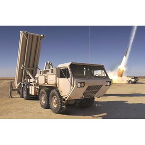 1:35 Dragon 3605 M1120 Terminal High Altitude Area Defense Missile Launcher (THAAD) Plastic Modelbouwpakket