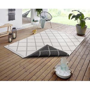 Flycarpets Omkeerbaar Buitenkleed / Vloerkleed - Corsica - Zwart / Wit - Laagpolig Tuintapijt / Buitentapijt / Tuinkleed - 120x170 cm