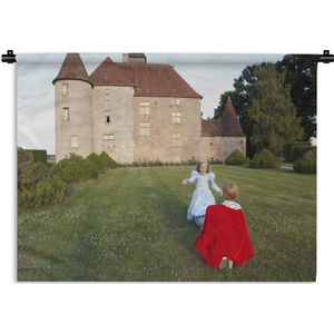 Wandkleed Prinsen en prinsessen - Een prins en een prinses in de tuin van het kasteel Wandkleed katoen 120x90 cm - Wandtapijt met foto