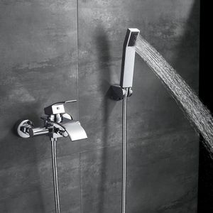 Auralum max Badkraan Met handdouche - Mengkraan - 150 mm Hartafstand - Eéngreeps badmengkraan - waterval badkraan met waterbesparende douchekop - Chroom