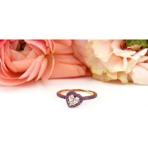 Ring in roos goud gezet met roze saffier en diamant