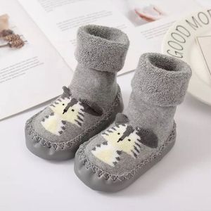 Slofjes Baby - Vos - Voetlengte 11 CM - Maat 17/18 - Anti-Slip Zooltje - Kraamcadeautje - Unisex - 0 tot 6 Maanden