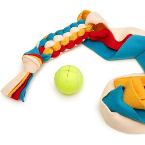 Kikkerland Kobe Hondentouw Maak je eigen Hondenspeeltje - Flostouw - Tug toy - Inclusief tennisbal en fleece stof