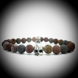 Natuursteen Armband met 925 Sterling Zilver Skull Bedel van 6.1gram Zilver , Handgemaakte Edelsteen Armband met 8mm (Matte Arctic Jaspis) kralen .