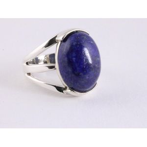 Opengewerkte zilveren ring met lapis lazuli - maat 17.5