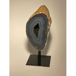 Agaat geode op standaard - edesteen - blauw - agaat geode - edelsteen op standaard - origineel cadeau - druzy agaat op standaard - druzy agaat blauwe bending