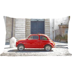 Sierkussens - Kussen - Rode vintage auto geparkeerd in de straten van Rome - 50x30 cm - Kussen van katoen