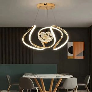 LuxiLamps - Scandinavische Hanglamp - Luxe Krullen Hanglamp - Goud - Kroonluchter - 3 Kleuren - 42 cm - Woonkamerlamp - Eetkamer Lamp