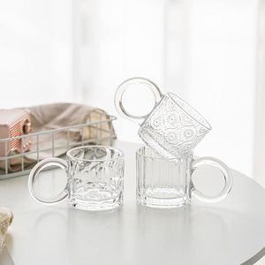Espressokopjes glazen koffiemokken 8.4 oz Set van 2, Clear Reliëf Theekopjes, Vintage Glaswerk met handvat, Demitasse Glazen voor Cappuccino, Latte, Warme Drank (Verticale Strepen)