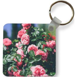 Sleutelhanger - Uitdeelcadeautjes - Mooie roze roos in zomertuin - Plastic