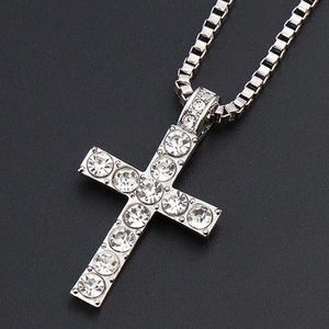 Ketting met Kruis Hanger - Diamantjes (Zirkonia) - Zilver Kleurig - Kettingen Heren Dames - Cadeau voor Man - Mannen Cadeautjes