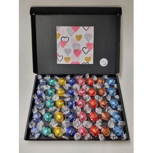 Chocolade Ballen Proeverij Pakket Groot | 40 stuks Lindt chocolade met Mystery Card 'Love - Hartjes' met persoonlijke (video)boodschap | Chocoladepakket | Feestdagen box | Chocolade cadeau | Valentijnsdag | Verjaardag | Moederdag | Vaderdag