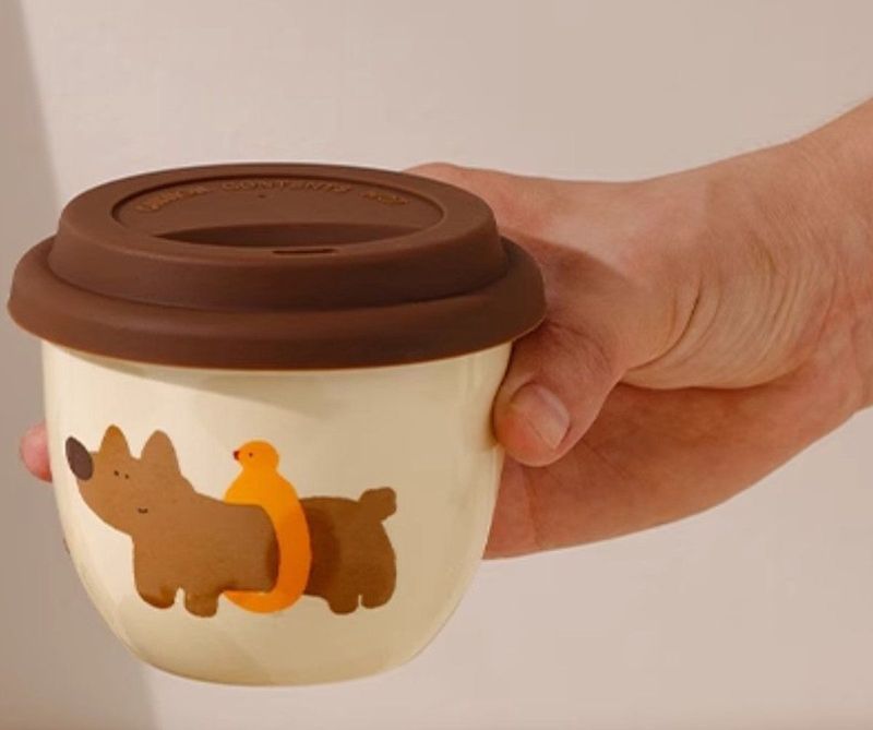 Teckel - 1 mok - tas - koffiemok - hond - reismok - drinkmok - teckelprint - met 1 siliconen drinkdeksel - cup - teckel met zwembandje om