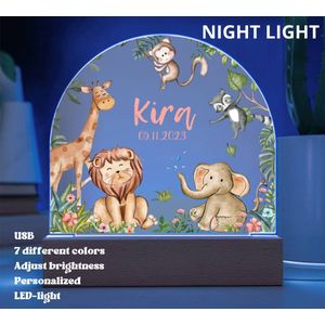 Chloris - GEPERSONALISEERD - Kindernachtkastje lamp + USB kabel met schattige jungle dierenvriendjes voor in de kinderkamer - gepersonaliseerd, babycadeau geboorte, geboortekaartje, geboortebord, verjaardagscadeau plaat