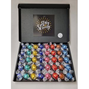 Chocolade Ballen Proeverij Pakket Groot | 40 stuks Lindt chocolade met Mystery Card 'Stay Strong' met persoonlijke (video)boodschap | Chocoladepakket | Feestdagen box | Chocolade cadeau | Valentijnsdag | Verjaardag | Moederdag | Vaderdag