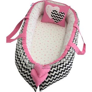 SNS Baby - Babynestje en Hoofdkussen - Organische Katoen - Antibacterieel Babynestje - Anti-Allergisch Babynestje - Zwarte Zigzag - Lux Orthopedisch - 74 x 40 cm