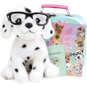 Studio Pets® Set van Knuffel Dalmatiër Hond Spot (16cm) met Koffer, Paspoort en Stickerboek