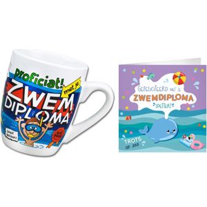 Zwemdiploma gehaald cartoon mok en XL gefeliciteerd kaart Greeting kaart