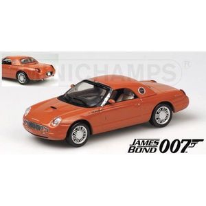 De 1:43 Diecast Modelcar van de Ford Thunderbird van de James Bond Girl Jinx.De fabrikant van het schaalmodel is Minichamps.Dit model is alleen online beschikbaar.