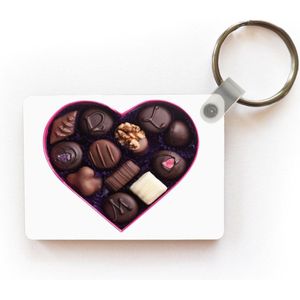 Sleutelhanger - Close-up van bonbons in een hartjesdoos - Uitdeelcadeautjes - Plastic
