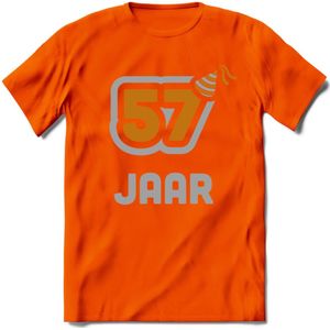 57 Jaar Feest T-Shirt | Goud - Zilver | Grappig Verjaardag Cadeau Shirt | Dames - Heren - Unisex | Tshirt Kleding Kado | - Oranje - 3XL