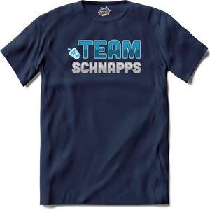 Team Schnapps | Grappige apres ski dank shirt | Wintersport kleding - T-Shirt - Unisex - Navy Blue - Maat L