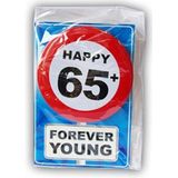 Happy Birthday kaart met button 65 jaar