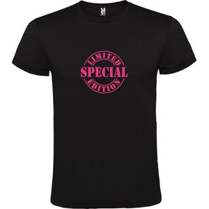 Zwart T-Shirt met “Special Limited Edition “ Afbeelding Neon Paars Size XXXXL