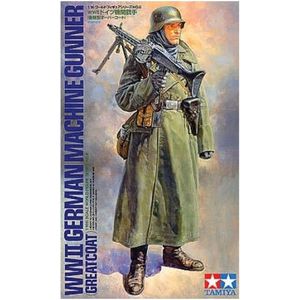 1:16 Tamiya 36306 WWII German Machine Gunner - Greatcoat Plastic Modelbouwpakket