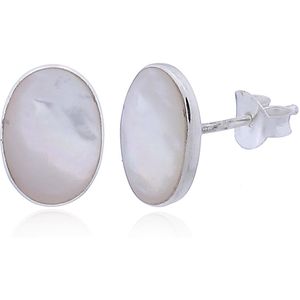 Joy|S - Zilveren ovale oorbellen - 9 x 11 mm - zacht wit / creme schelp ""mother of pearl"" - oorknoppen