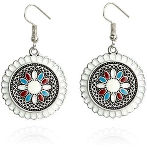 Ronde zilverkleurige dames oorbellen Ibiza multicolor wit