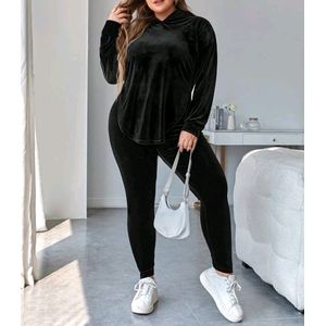 Sexy elegante 2 delige huispak met oversized hoodie en broek velvet stof maat 2XL eu 46/48