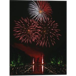 WallClassics - Vlag - Rood Vuurwerk in de Nacht - 30x40 cm Foto op Polyester Vlag