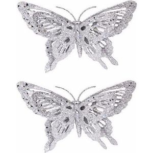 2x Kerstboomversiering zilveren glitter vlinder op clip 15 cm - Kerst decoratie vlinders zilver 2 stuks