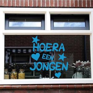 Raam Sticker Hoera Een Jongen - Lichtgrijs - 40 x 47 cm - raam en deur stickers - geboorte stickers