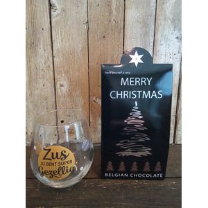 Cadeauset-Pakket-Kerst-Kerstmis-Kerstpakket-Chocolade-Belgische Chocolade-Merry Christmas-Happy New year-Happy-Gelukkig nieuwjaar-waterglas-glas-wijnglas-zus-lieve zus-zussendag-maatje-beste vriendin-meidenavond