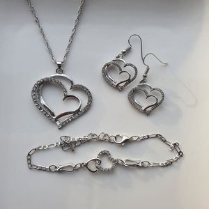SALE - UITVERKOOP - AANBIEDING - Sieraden set dames – Ketting – Oorbellen – Armband - Staal – Zilverkleurig - Cadeau voor haar
