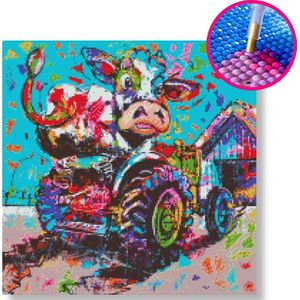 Koe op de tractor | Diamond painting - OHMDTHECOWONTHETRACTOR | 50x50cm | Ronde steentjes | Los canvas | Vrolijk Schilderij | Corrie Leushuis
