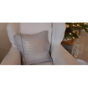 Sierkussen Kussen met tekst bedrukt cadeau | Regels voor Bij Oom en Tante thuis | beige met goud met vulling | 50x50 cm | verjaardag zus broer neefje nichtje baby geboorte kraamcadeau feestdagen kerstmis hoera je wordt zwangerschapsaankondiging