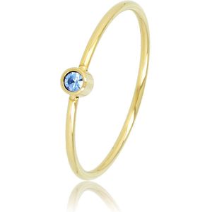 *My Bendel - Fijne ring goudkleurig met blauw glassteen - Fijne aanschuifring met blauwe glassteen, gemaakt van mooi blijvend edelstaal - Met luxe cadeauverpakking
